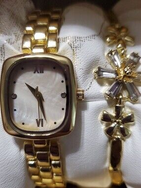 Folio 2pc Watch & Bracelet Set, 20mm Rectangle Alloy Case, Mother of Pearl Face